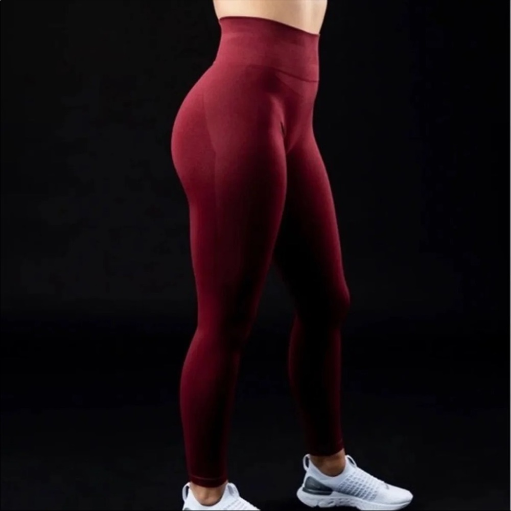 Alphalete Amplify Leggings Bordeaux